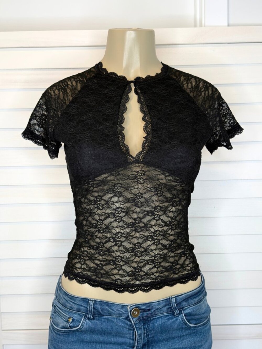 Black Floral Lace Keyhole Short Sleeve Top